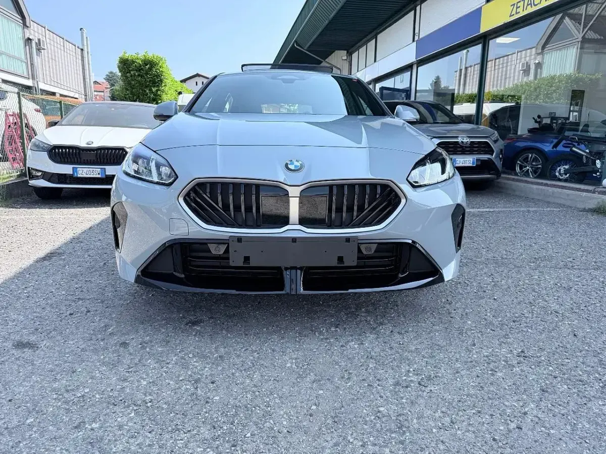 Usata BMW 120 M Sport 170 CV (125 kW) 2025 Marrone Utilitaria