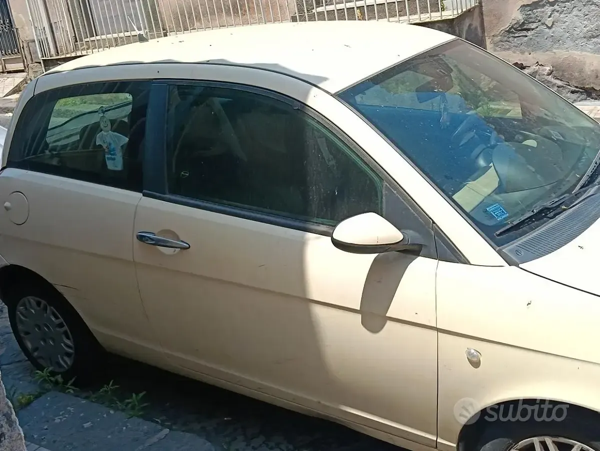 Usata Lancia Ypsilon 60 CV (44 kW) 2004 Utilitaria