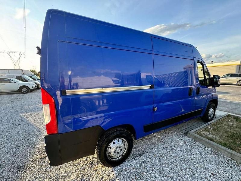 Usata Peugeot Boxer 120 CV (88 kW) 2022 Blu/azzurro Furgone