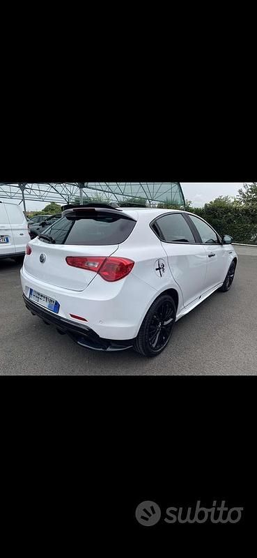 Usata Alfa Romeo Giulietta 150 CV (110 kW) 2016 Bianco Utilitaria
