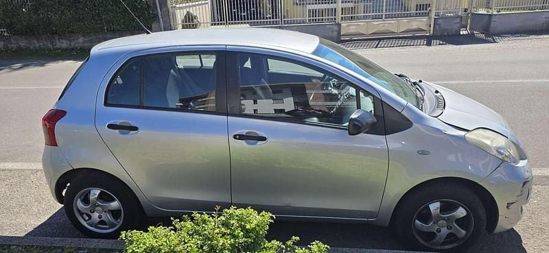 Usata Toyota Yaris 69 CV (50 kW) 2010 Utilitaria