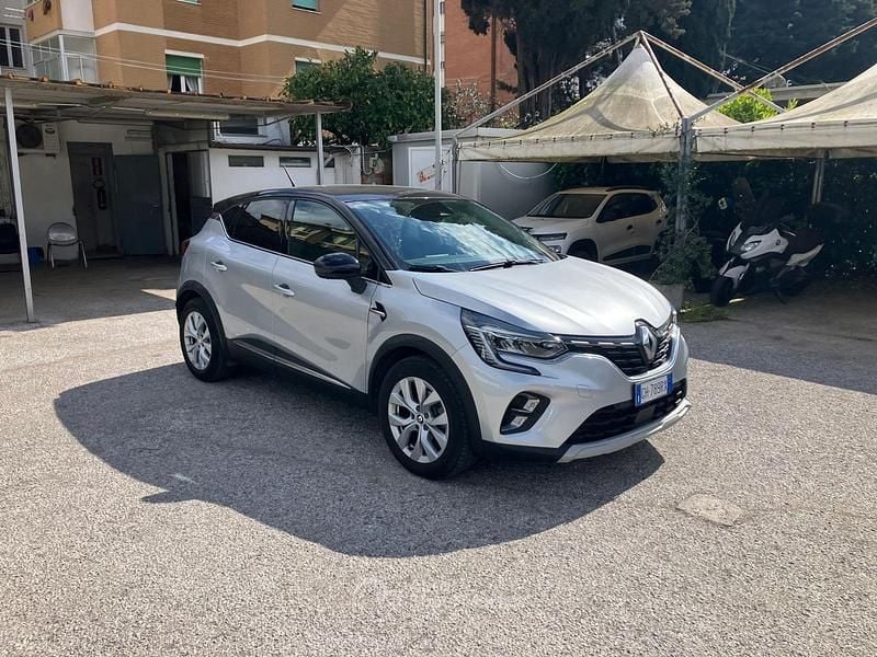 Usata Renault Captur Intens 143 CV (105 kW) 2022 Gray SUV