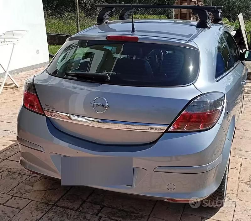 Usata Opel Astra 150 CV (110 kW) 2006 Grigio Berlina