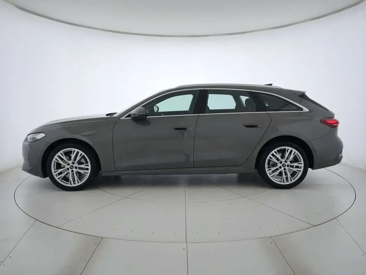 Nuova Audi A5 Advanced 204 CV (150 kW) 2026 Grigio chronos metallizzato Station wagon