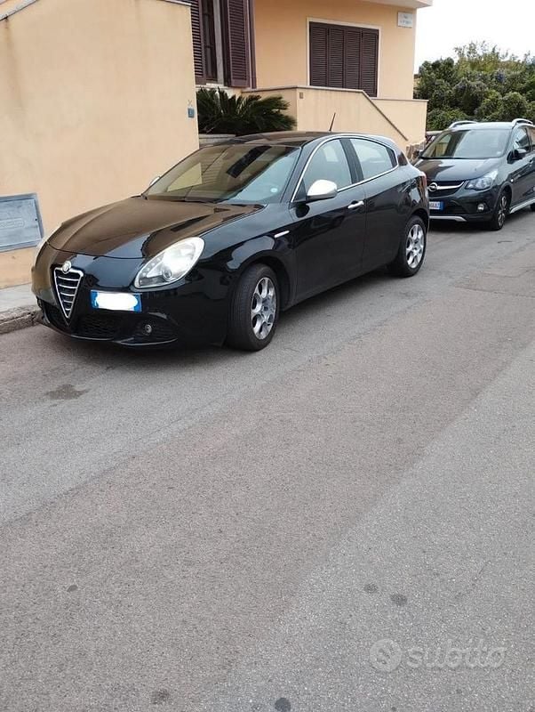 Nero Usata 2013 Alfa Romeo Giulietta Tre volumi | 7500 € - Immagine 1/4