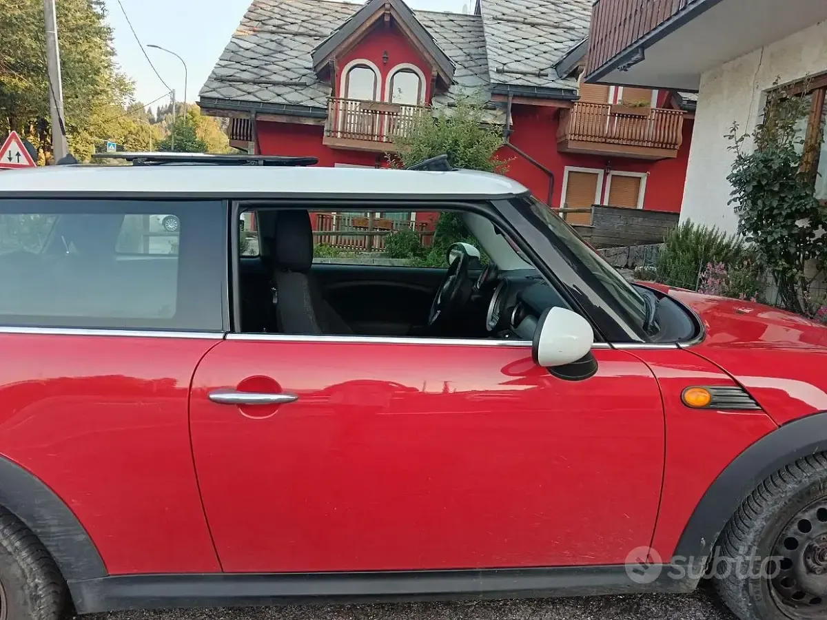 Usata Mini Cooper 120 CV (88 kW) 2007 Rosso Utilitaria
