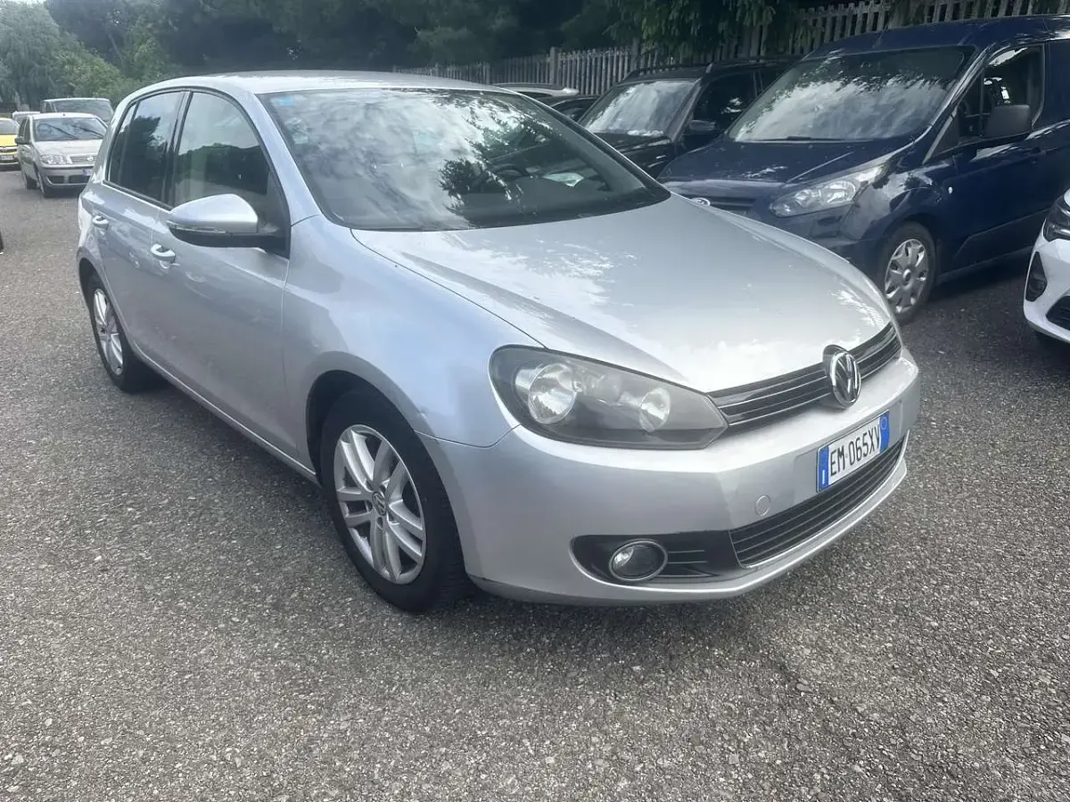 Usata VW Golf VII Highline 122 CV (89 kW) 2012 Argento Berlina