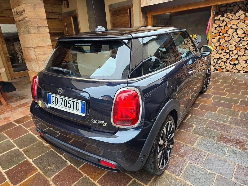 Usata Mini Cooper SE 135 kW (184 CV) 2020 Nero Utilitaria