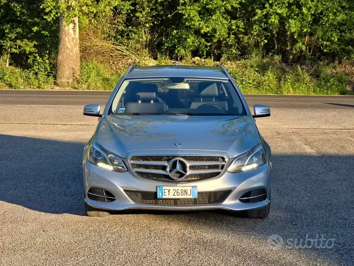 Usata Mercedes E250 Premium 204 CV (150 kW) 2015 Blu Berlina