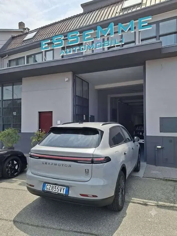 Usata Leapmotor C10 80 kW (109 CV) 2025 Grigio SUV