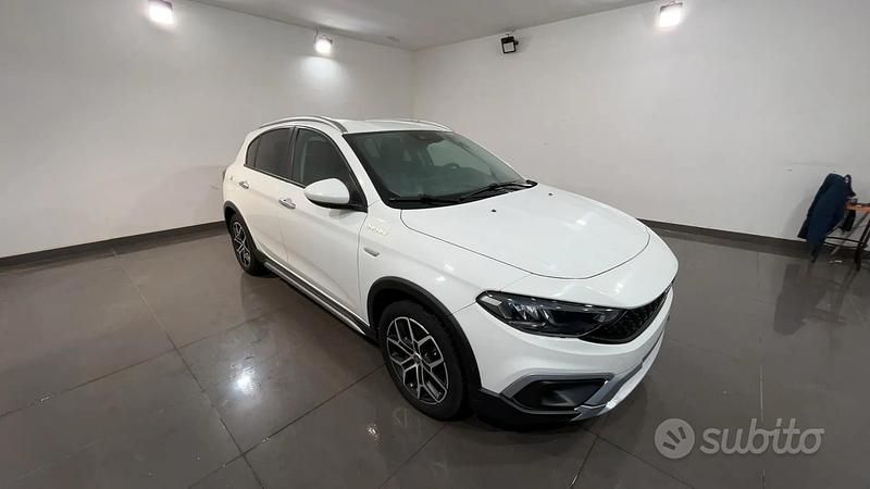 Usata Fiat Tipo Cross 100 CV (73 kW) 2023 Bianco Berlina