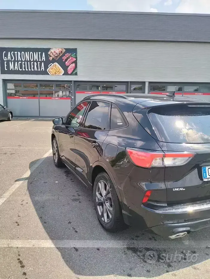 Usata Ford Kuga 150 CV (110 kW) 2021 Nero SUV
