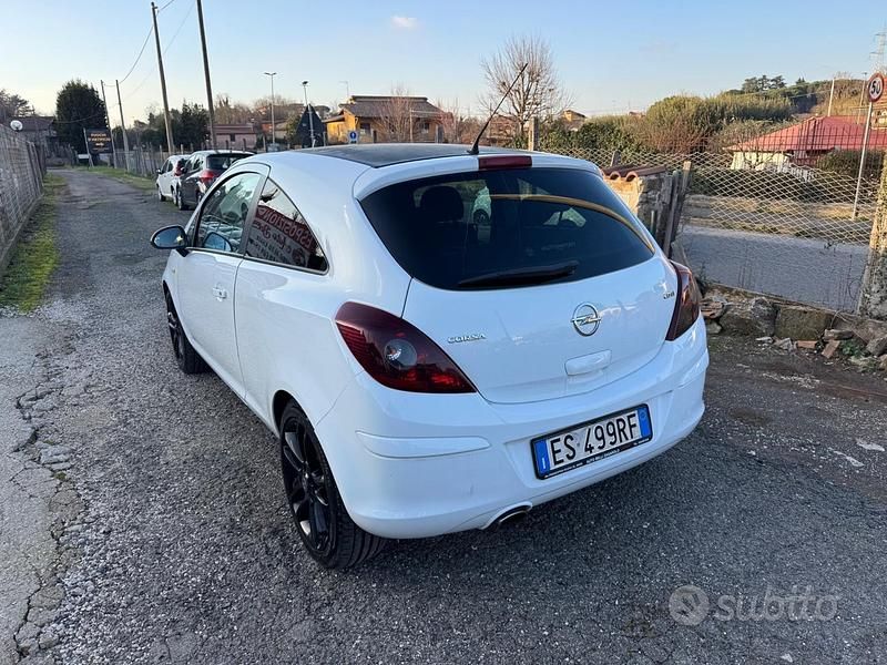 Usata Opel Corsa 95 CV (69 kW) 2013 Bianco Utilitaria