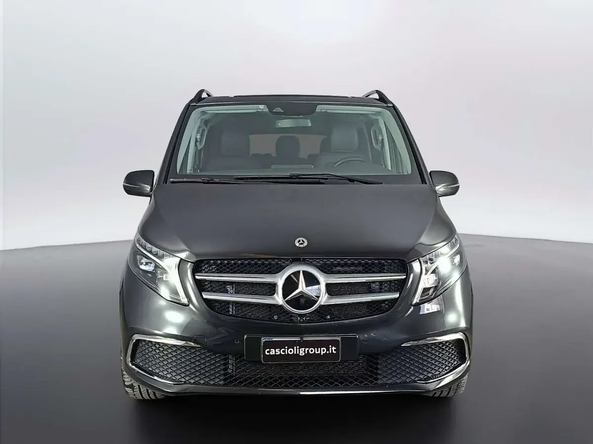 Usata Mercedes V300 Premium 239 CV (175 kW) 2024 Nero Monovolume