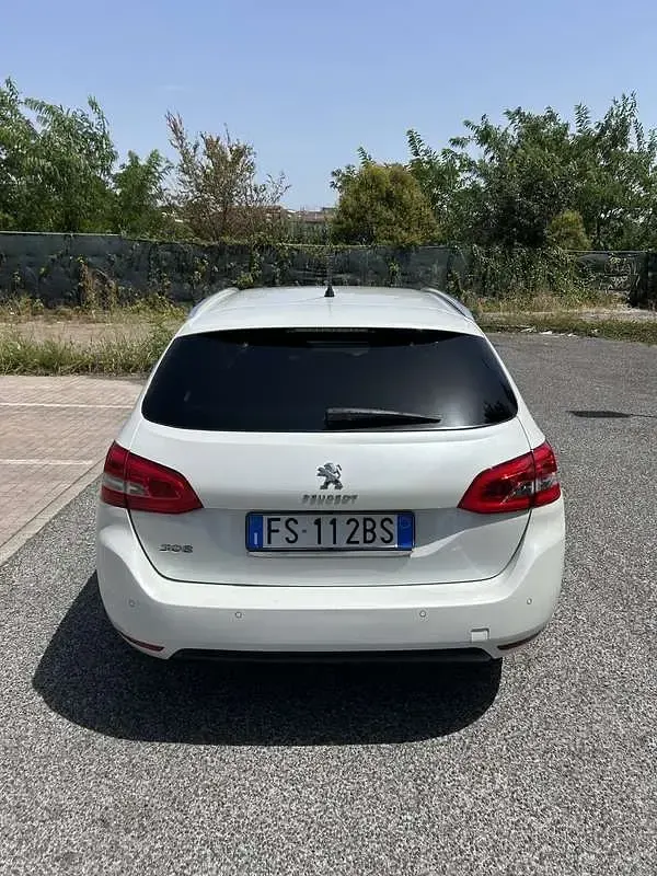 Usata Peugeot 308 SW Allure 120 CV (88 kW) 2018 Bianco Station wagon