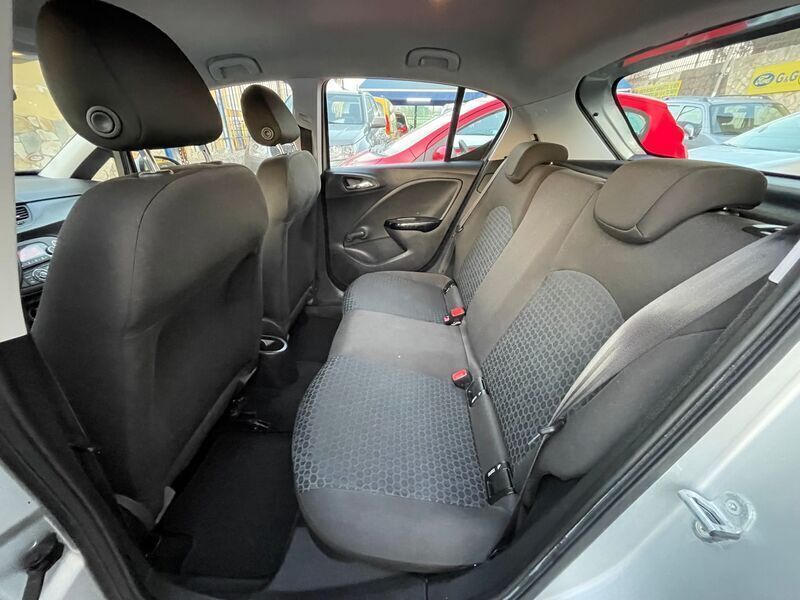 Usata Opel Corsa 75 CV (55 kW) 2015 Argento Berlina