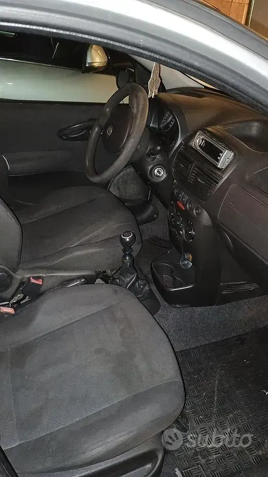 Begagnad Fiat Punto Classica 60 HK (44 kW) 2009 Halvkombi