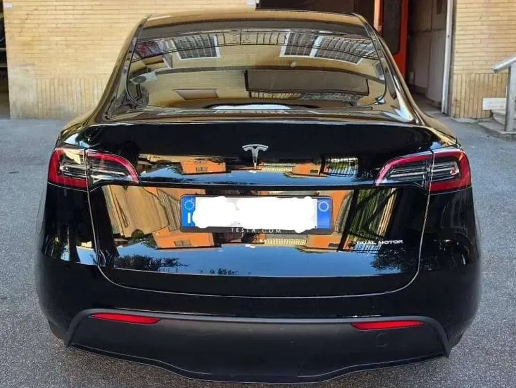 Usata Tesla Model Y Performance 155 kW (211 CV) 2023 Nero SUV