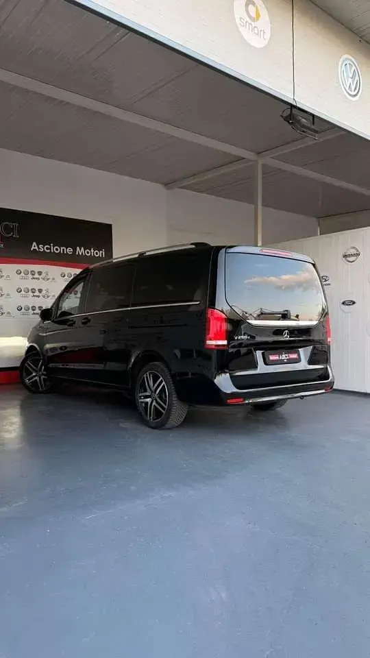 Usata Mercedes V250 Business 190 CV (139 kW) 2022 Nero Monovolume