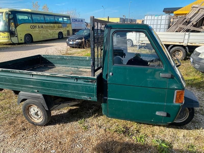 Usata Piaggio APE TM 38 CV (27 kW) 2000 Verde
