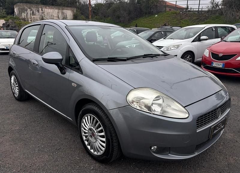 Usata Fiat Grande Punto Active 65 CV (47 kW) 2008 Grigio Utilitaria