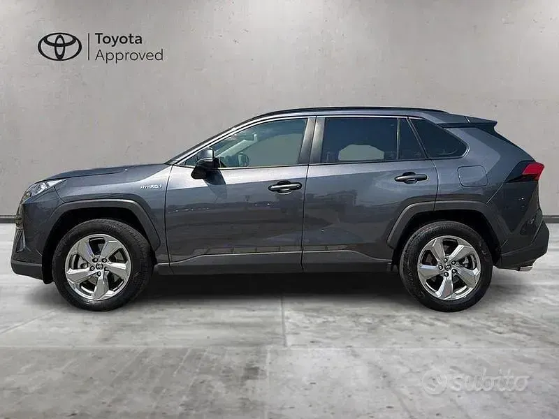 Usata Toyota RAV4 Hybrid 218 CV (160 kW) 2021 Grigio SUV