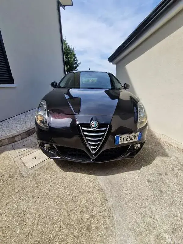 Usata Alfa Romeo Giulietta Sprint 105 CV (77 kW) 2015 Utilitaria