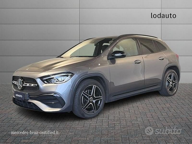 Usata Mercedes GLA200 Premium 150 CV (110 kW) 2021 Grigio SUV