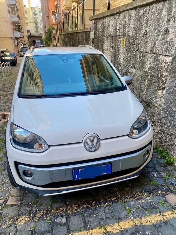 Bianco Usata 2015 VW up! Due volumi | 5500 € (Super prezzo) - Immagine 1/3