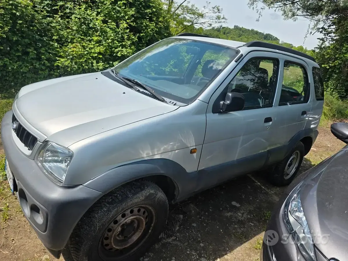 Usata Daihatsu Terios 86 CV (63 kW) 2001 Grigio SUV