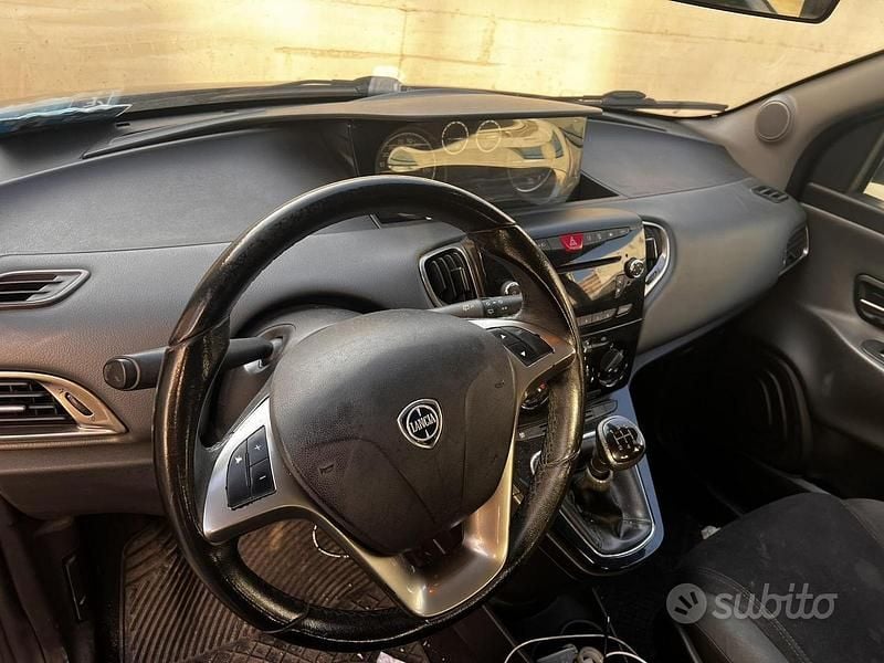 Usata Lancia Ypsilon S 95 CV (69 kW) 2015 Nero Utilitaria