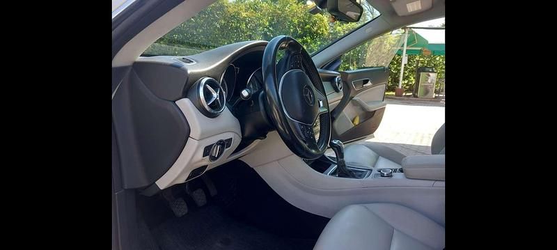 Usata Mercedes CLA180 Premium 122 CV (89 kW) 2013 Bianco Berlina