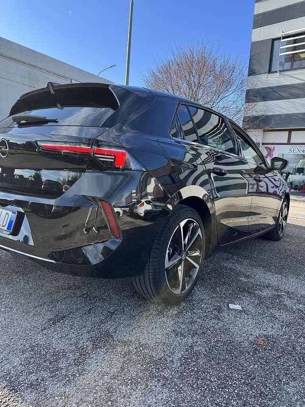 Usata Opel Astra Elegance 110 CV (80 kW) 2023 Nero Berlina