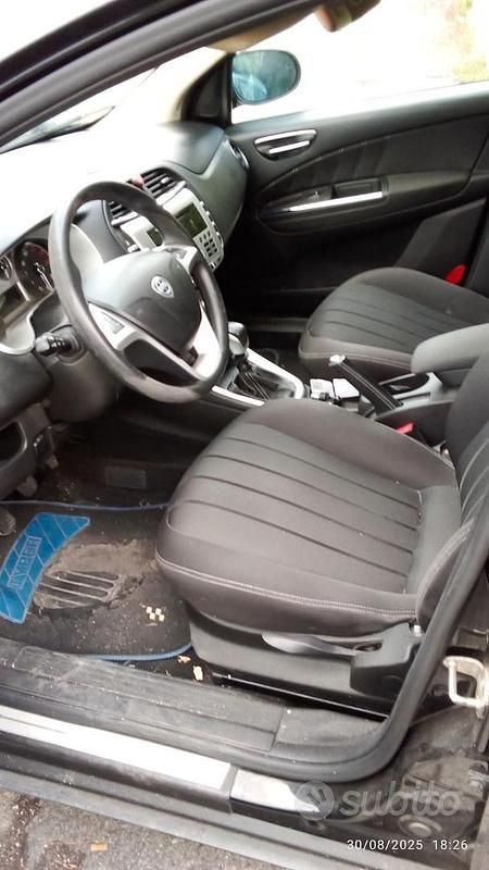 Gebraucht Lancia Delta 120 PS (88 kW) 2012 Kleinwagen