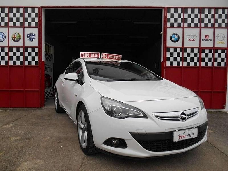 Occasion Opel Astra GTC Cosmo 110 ch (80 kW) 2015 Blanc Berline