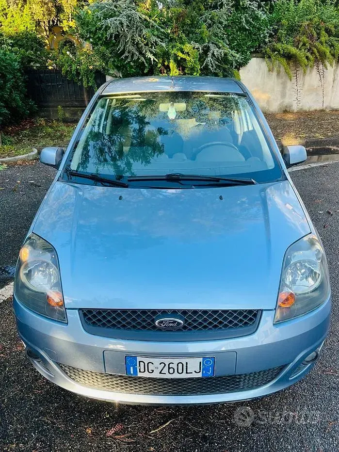 Usata Ford Fiesta 75 CV (55 kW) 2007 Bluazzurro Utilitaria