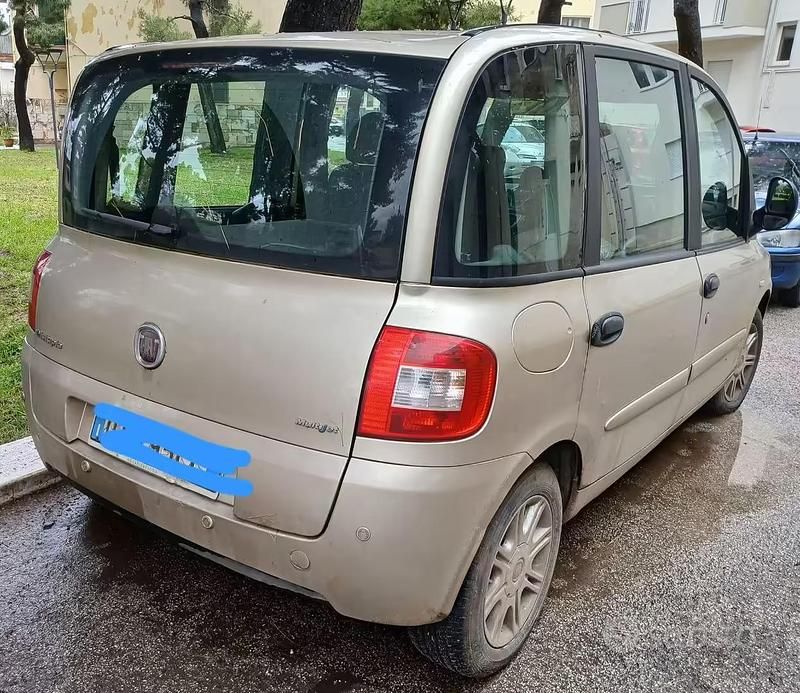Usata Fiat Multipla 120 CV (88 kW) 2008 Marrone Monovolume