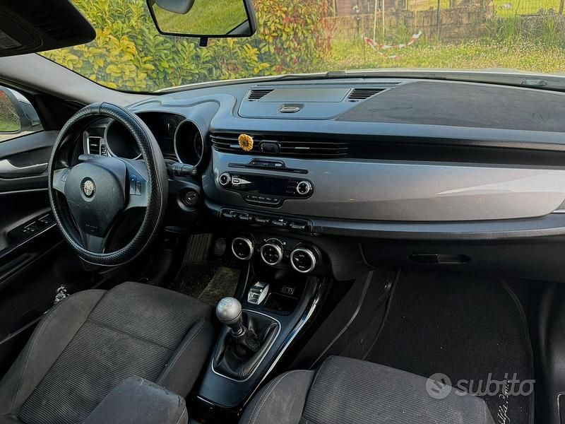 Usata Alfa Romeo Giulietta 120 CV (88 kW) 2012 Bianco Utilitaria