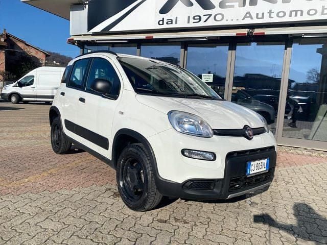 Usata Fiat Panda 4x4 Wild 84 CV (61 kW) 2022 Bianco Utilitaria