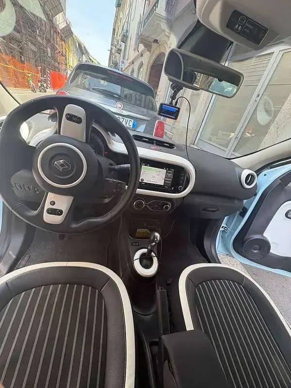 Usata Renault Twingo Intens 30 kW (42 CV) 2021 Blu/azzurro Utilitaria