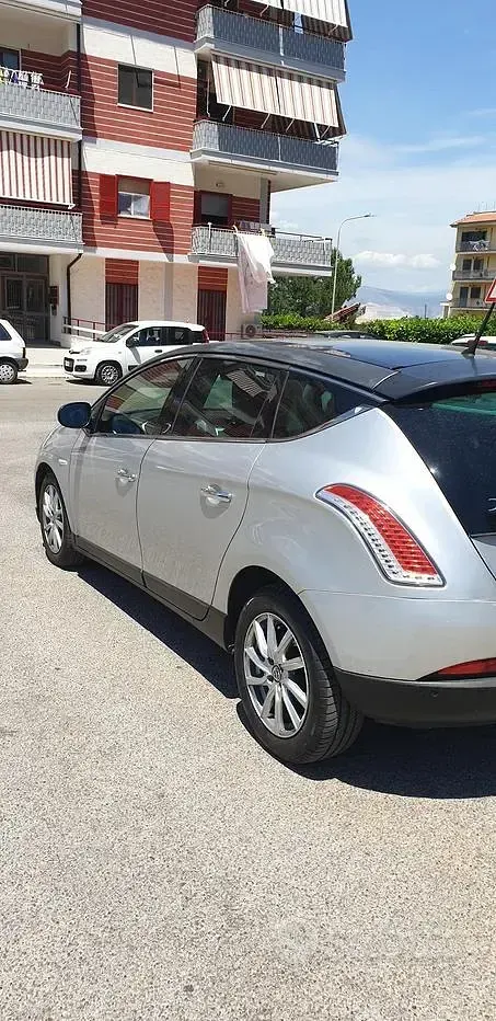 Usata Lancia Delta 120 CV (88 kW) 2009 Grigio Utilitaria