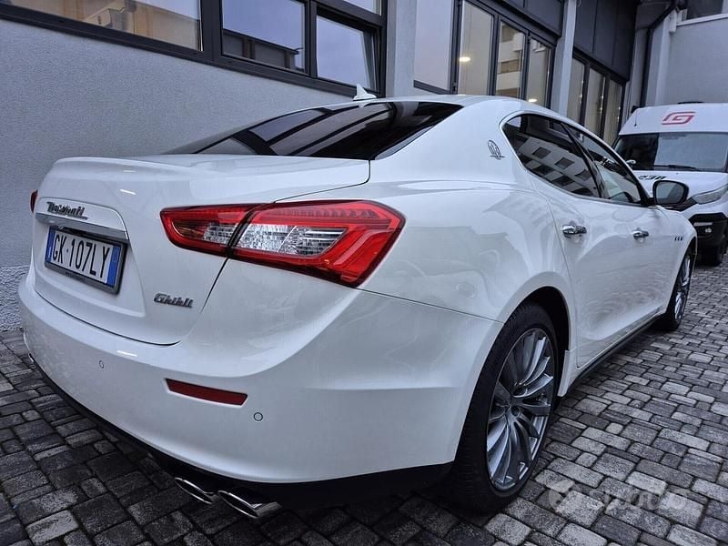 Usata Maserati Ghibli 275 CV (202 kW) 2017 Bianco Berlina