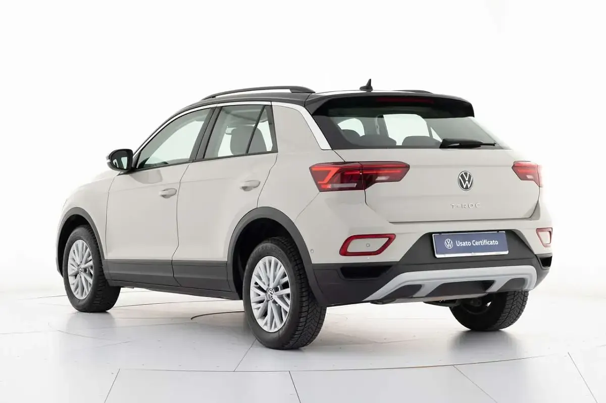 Usata VW T-Roc Life 110 CV (80 kW) 2022 Grigio SUV