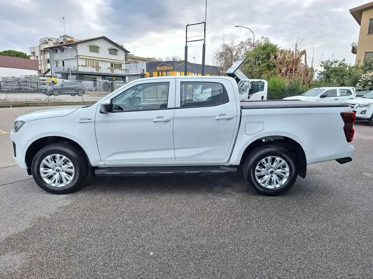 Usata Isuzu D-Max 163 CV (119 kW) 2026 Bianco Pick-up
