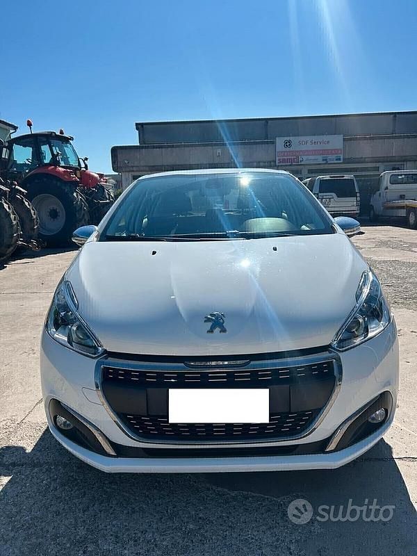 Usata Peugeot 208 Allure 82 CV (60 kW) 2016 Bianco Utilitaria
