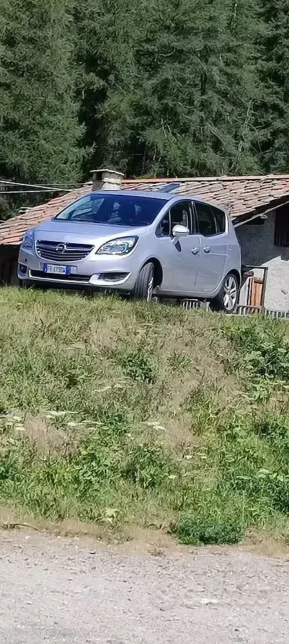 Usata Opel Meriva 120 CV (88 kW) 2015 Grigio Monovolume