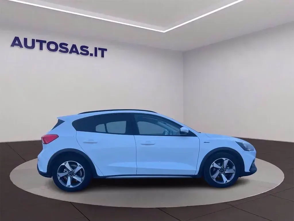 Usata Ford Focus Active 125 CV (91 kW) 2022 Bianco Berlina