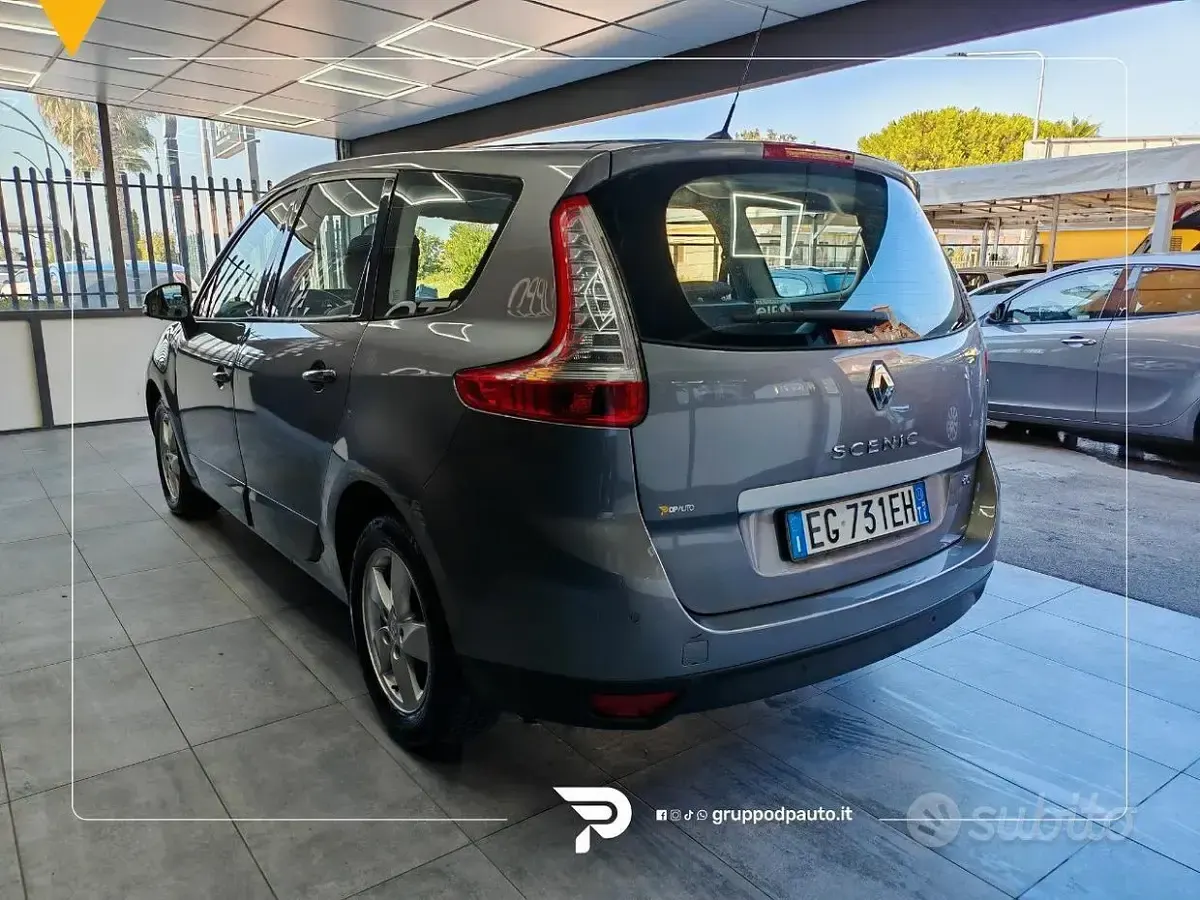 Usata Renault Scénic Luxe 131 CV (96 kW) 2011 Grigio Monovolume