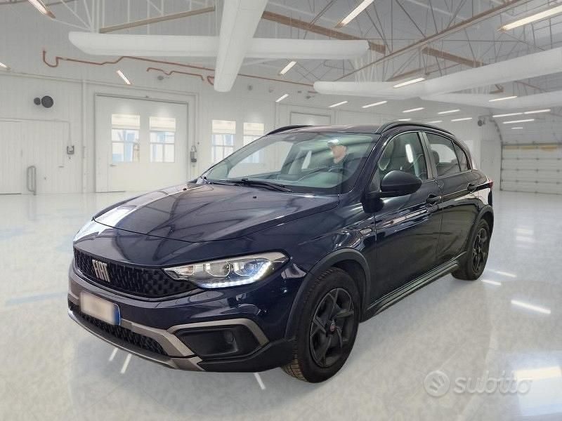 Usata Fiat Tipo Cross 130 CV (95 kW) 2022 Blu Berlina