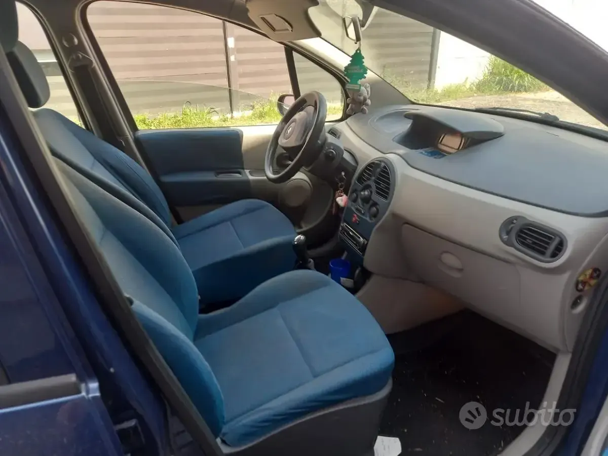 Usata Renault Modus Luxe 75 CV (55 kW) 2005 Bluazzurro Monovolume